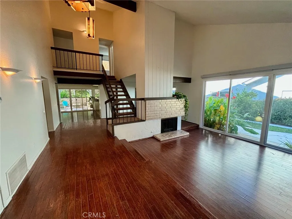 25451 Via Macarena, Valencia, California 91355 home-pic-6