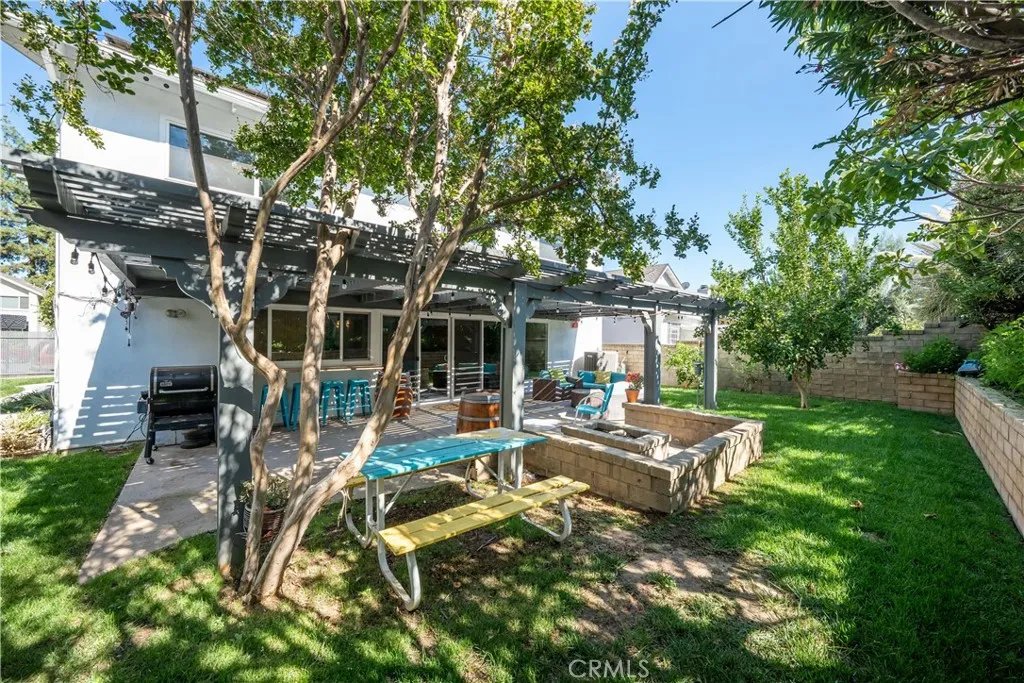 25451 Via Macarena, Valencia, California 91355 home-pic-23