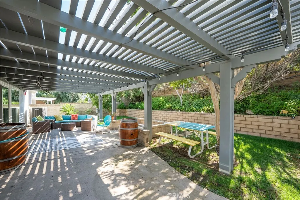 25451 Via Macarena, Valencia, California 91355 home-pic-21
