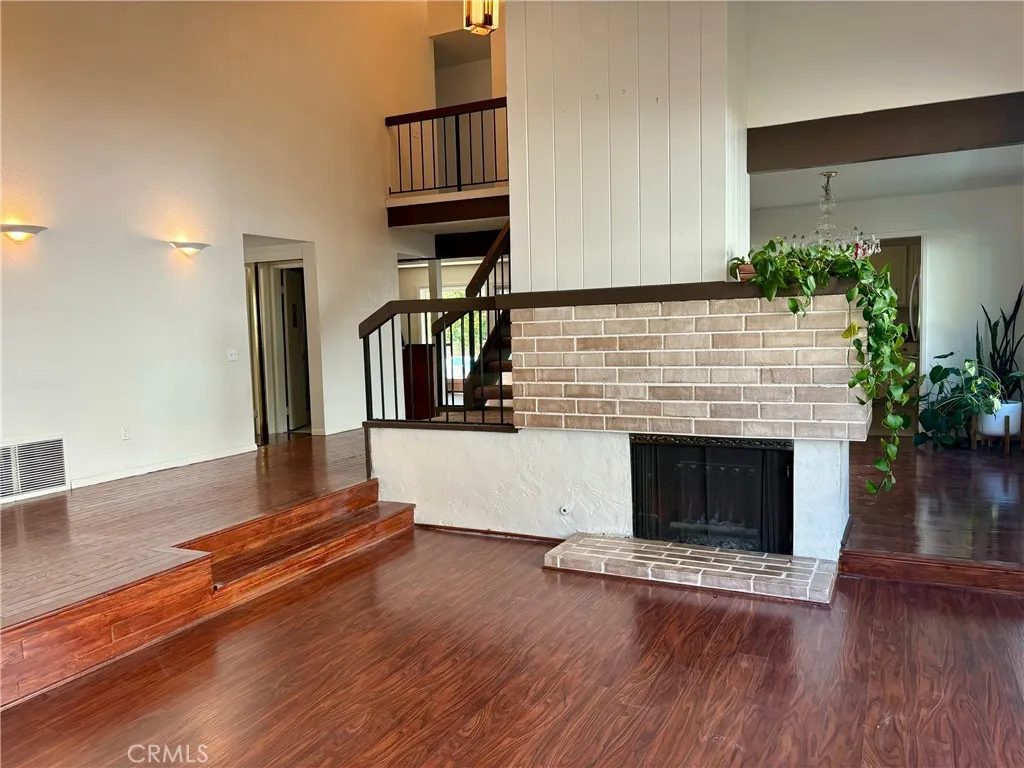 25451 Via Macarena, Valencia, California 91355 home-pic-7