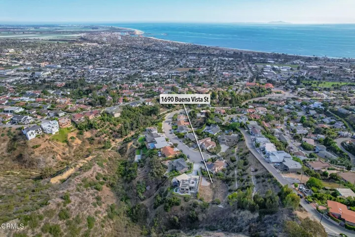 09 - 1690 Buena Vista St (aerial)
