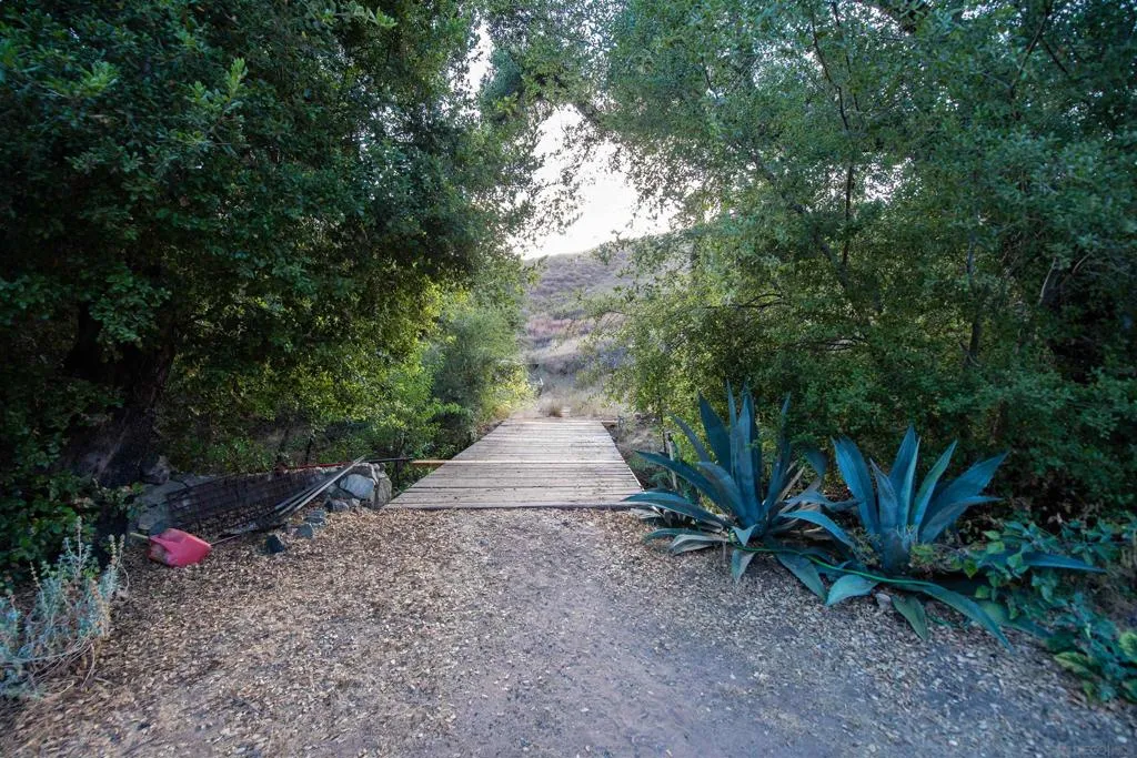 19360 Camino Vista Rd., Ramona, California 92065 home-pic-2