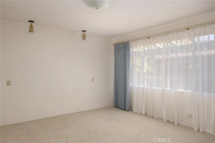 Primary Bedroom (2)