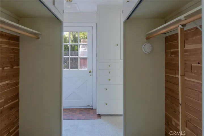 Walk in closet