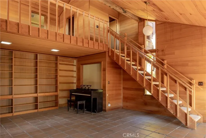 Studio Bonus Space