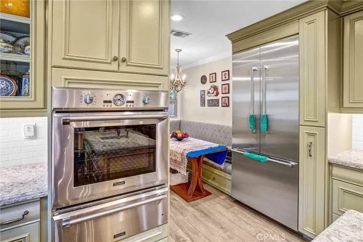 Kitchen to Breakfast Nook Area