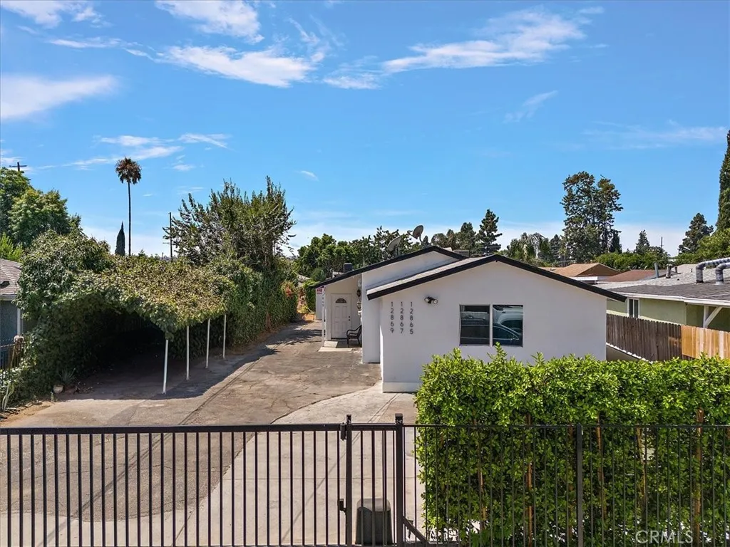 12867 Norris Avenue, Sylmar, California 91342, ,Residential Income,For Sale,Norris,SR25194666
