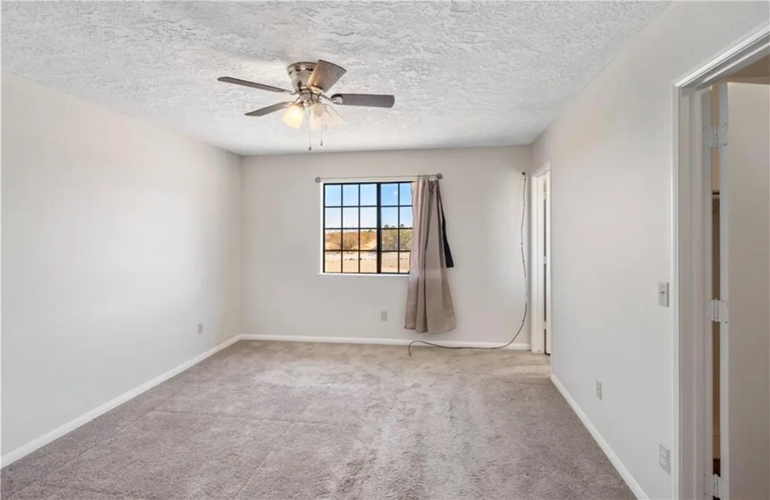 14022 Valle Vista Road, Phelan, California 92371 home-pic-19