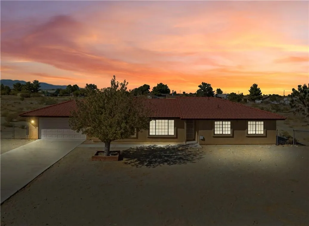 14022 Valle Vista Road, Phelan, California 92371 home-pic-0