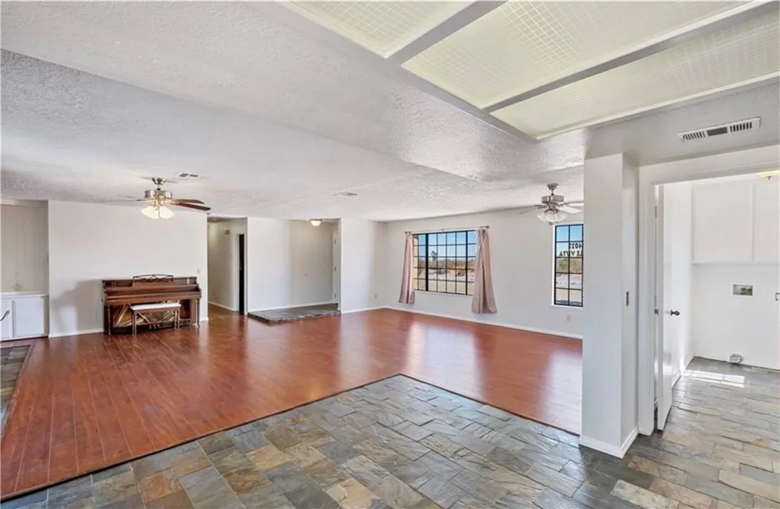 14022 Valle Vista Road, Phelan, California 92371 home-pic-12