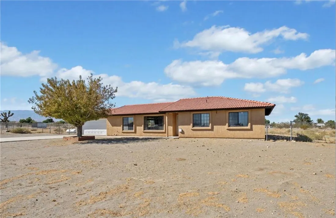 14022 Valle Vista Road, Phelan, California 92371 home-pic-29