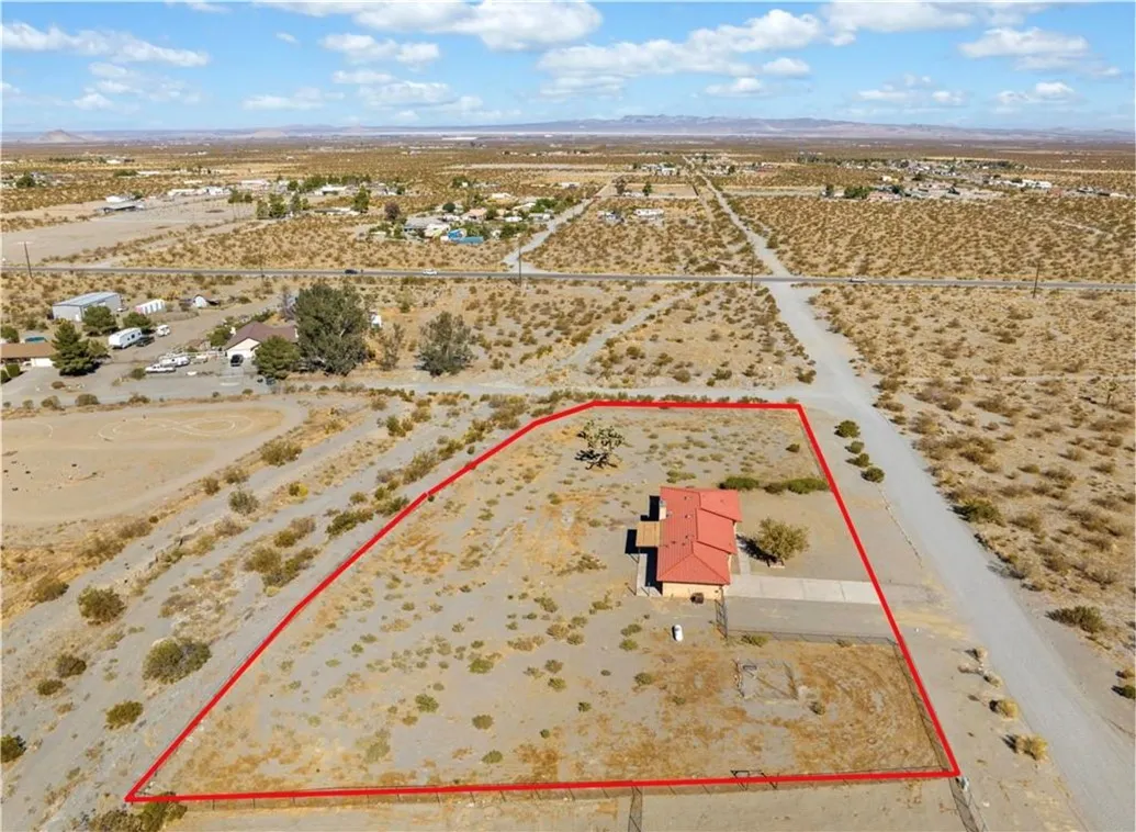 14022 Valle Vista Road, Phelan, California 92371 home-pic-26