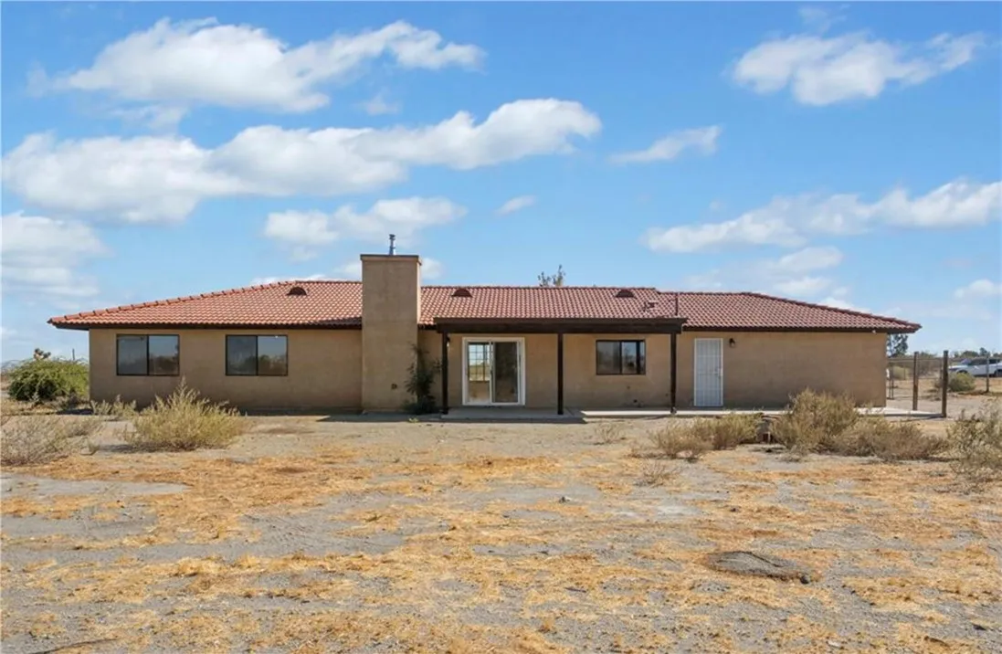 14022 Valle Vista Road, Phelan, California 92371 home-pic-27