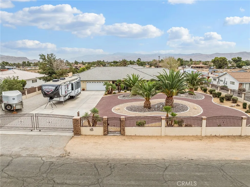 13991 Jicarilla Road, Apple Valley, California 92307 home-pic-2