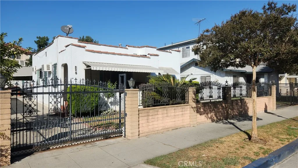 223 E Emerson Avenue, Monterey Park, California 91755, 2 Bedrooms Bedrooms, ,1 BathroomBathrooms,Residential,For Sale,Emerson,CV25194468