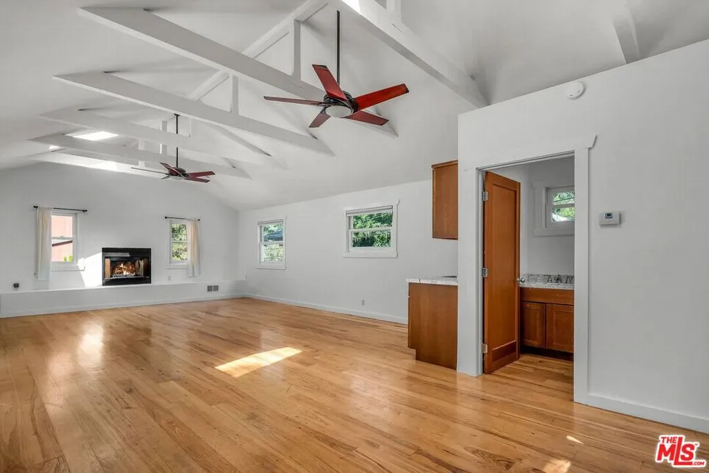 8621 Lookout Mountain Avenue, Los Angeles, California 90046 home-pic-31