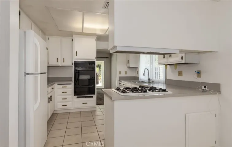 Kitchen Light & Bright
