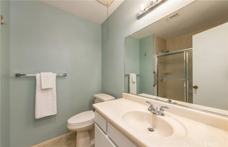 Hall Bathroom 1
