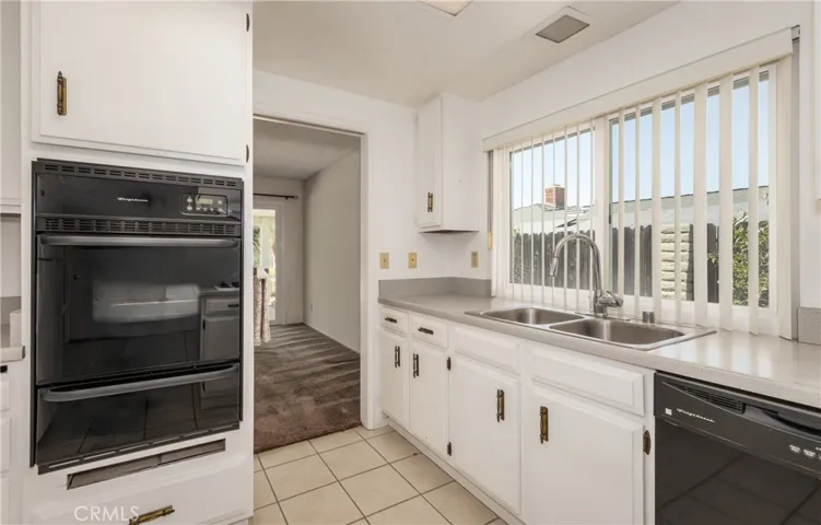 526 Nottingham Drive, Redlands, California 92373
