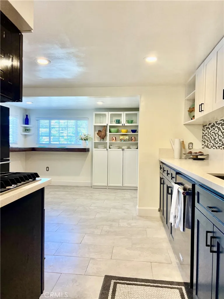 1767 W Chandeleur Drive, San Pedro, California 90732 home-pic-26