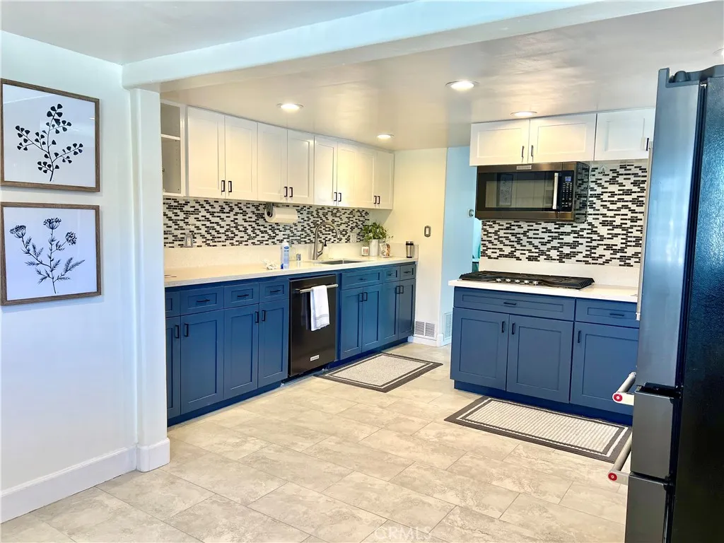 1767 W Chandeleur Drive, San Pedro, California 90732 home-pic-24