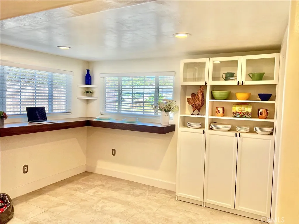 1767 W Chandeleur Drive, San Pedro, California 90732 home-pic-28