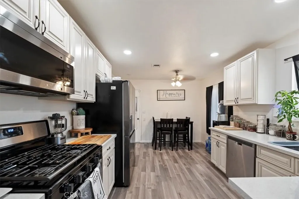 13671 Westwood Drive, Victorville, California 92395 home-pic-14