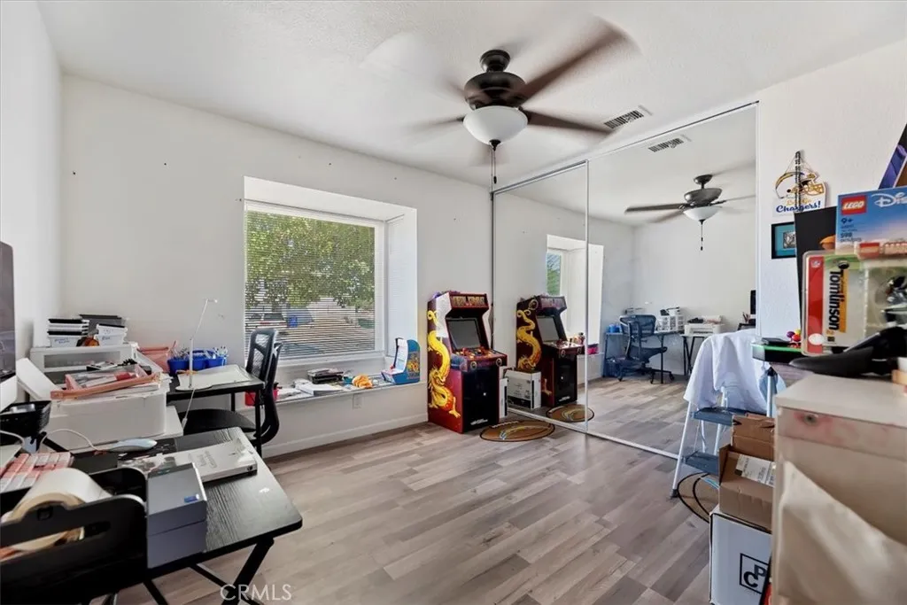 13671 Westwood Drive, Victorville, California 92395 home-pic-24