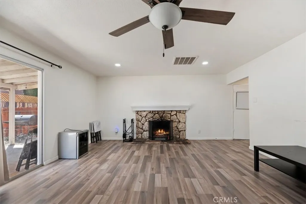 13671 Westwood Drive, Victorville, California 92395 home-pic-13
