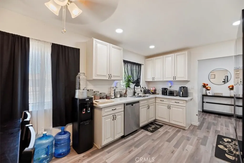13671 Westwood Drive, Victorville, California 92395 home-pic-16