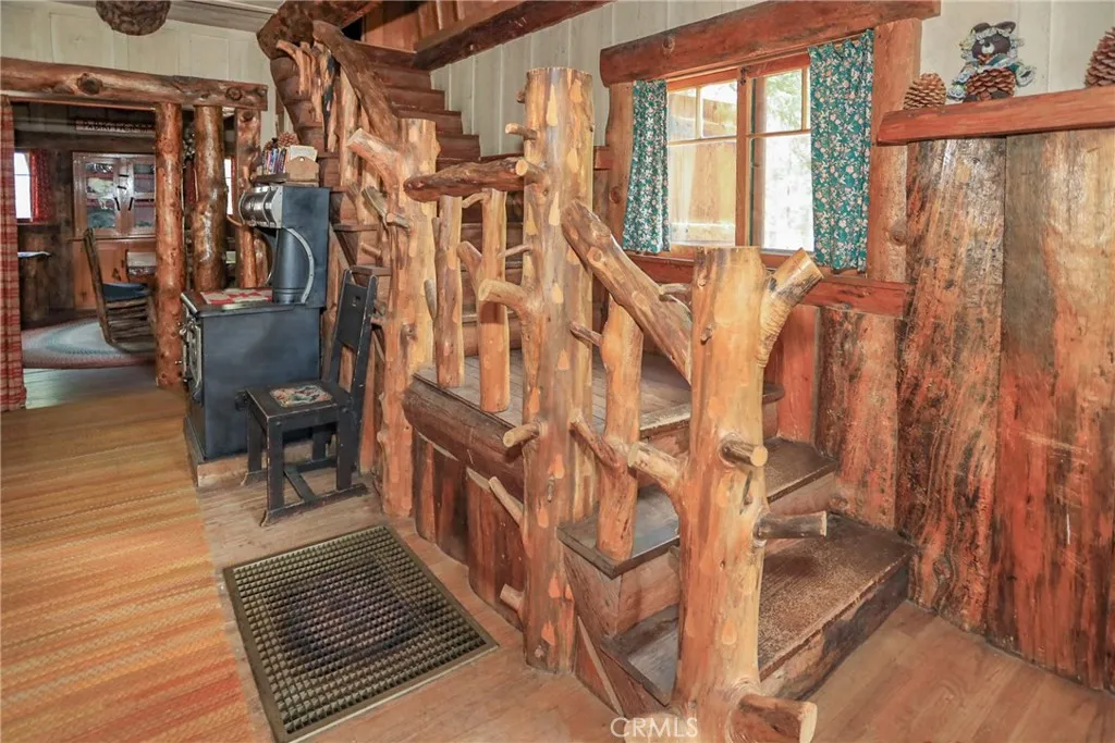 39342 Mohawk Drive, Fawnskin, California 92333 home-pic-18