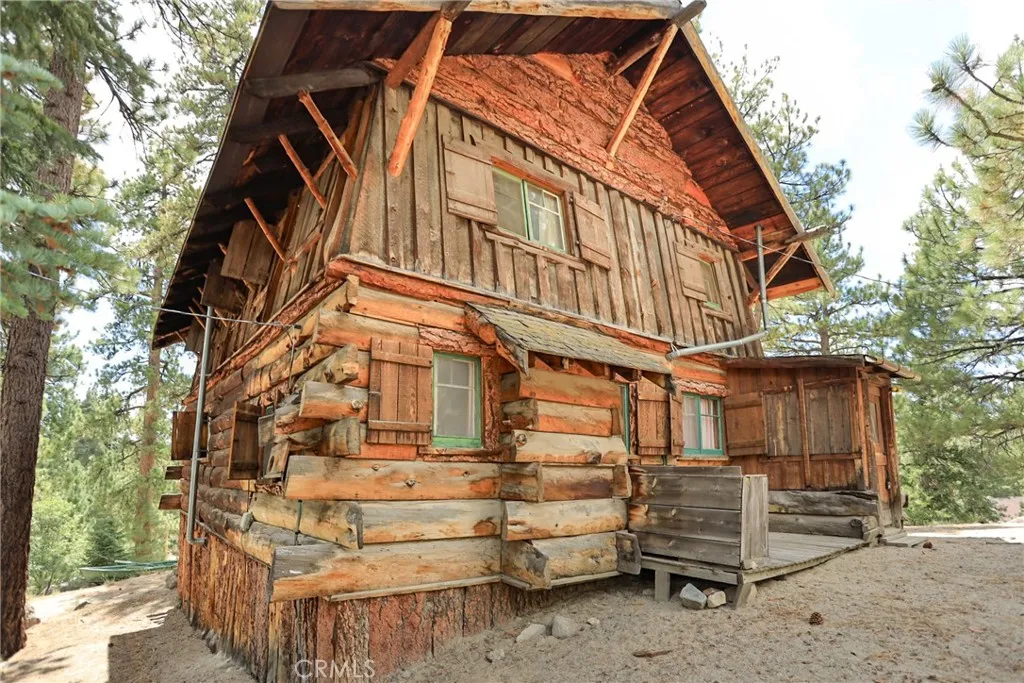 39342 Mohawk Drive, Fawnskin, California 92333 home-pic-35