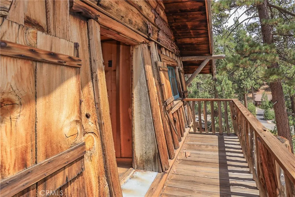 39342 Mohawk Drive, Fawnskin, California 92333 home-pic-28