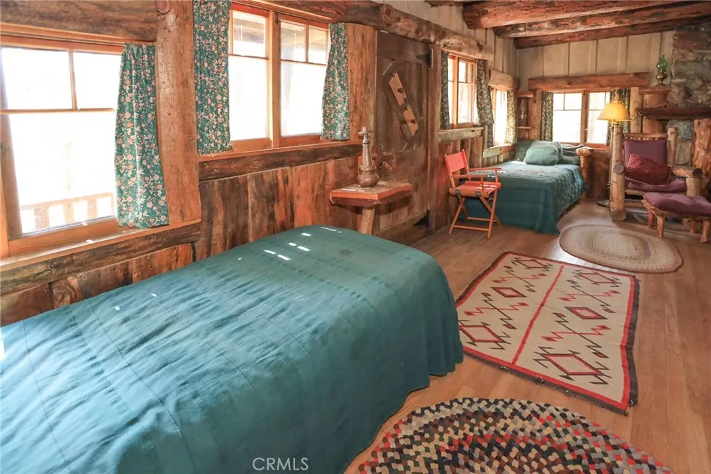 39342 Mohawk Drive, Fawnskin, California 92333 home-pic-19