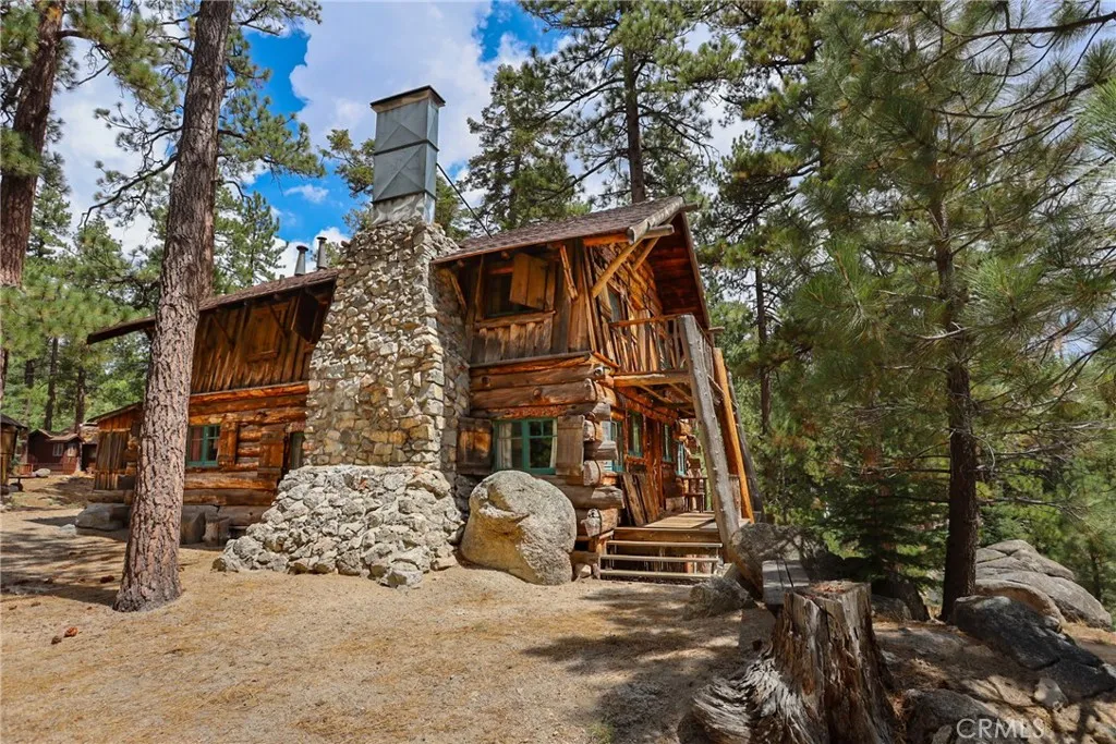 39342 Mohawk Drive, Fawnskin, California 92333 home-pic-5