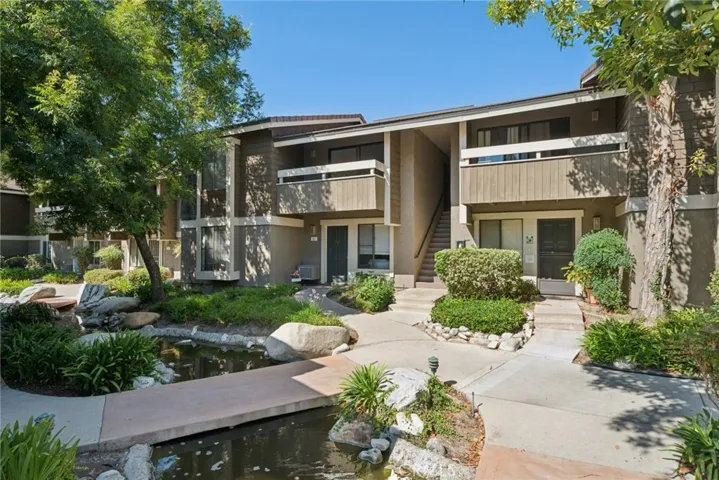 82 Streamwood, Irvine, California 92620