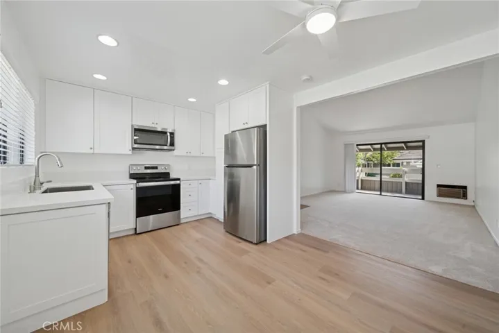 82 Streamwood, Irvine, California 92620