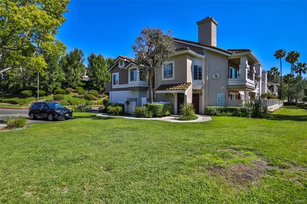 8025 E Sandstone Drive, Anaheim, California 92808 home-pic-0