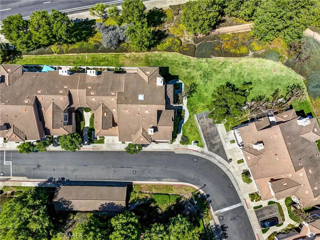 8025 E Sandstone Drive, Anaheim, California 92808 home-pic-40