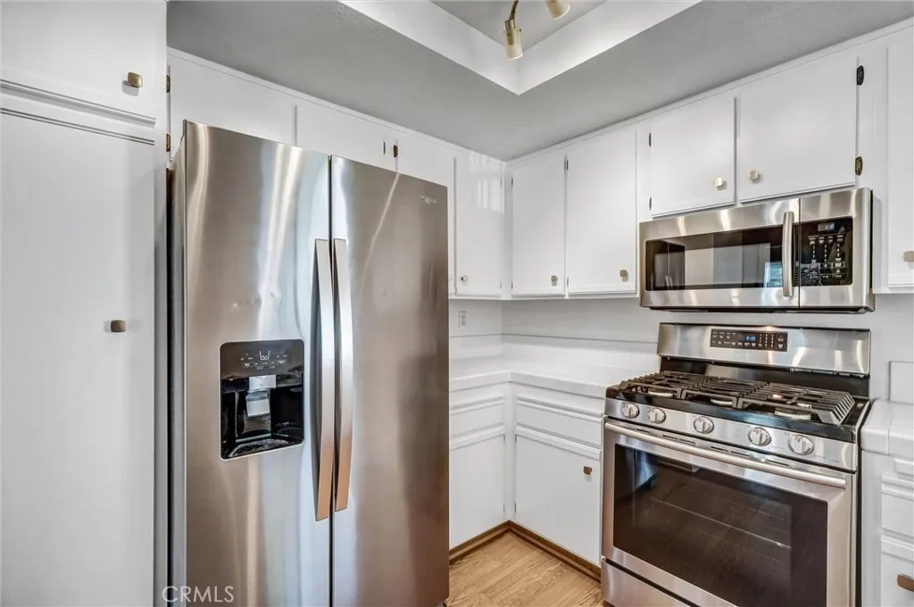 8025 E Sandstone Drive, Anaheim, California 92808 home-pic-17