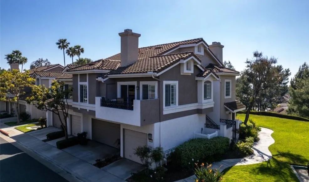 8025 E Sandstone Drive, Anaheim, California 92808 home-pic-5