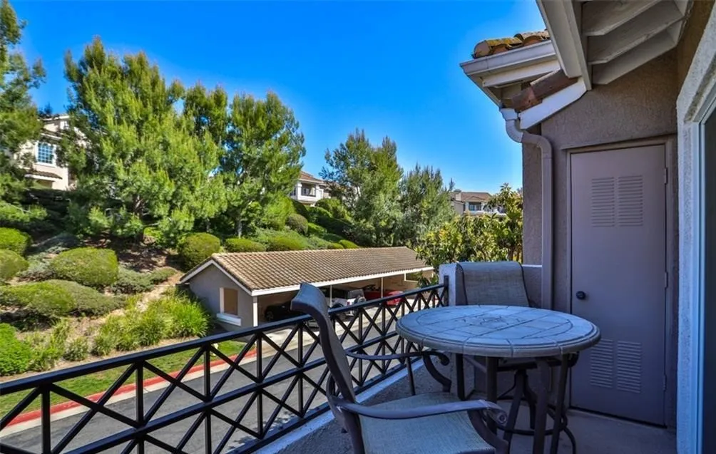 8025 E Sandstone Drive, Anaheim, California 92808 home-pic-33