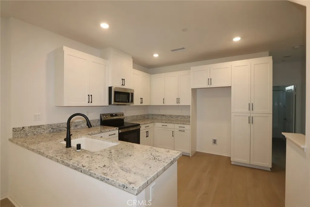 16126 Spicebush Lane, Chino, California 91708 home-pic-1