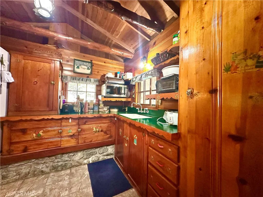 49 Ice House Canyon Road, Mt Baldy, California 91759 home-pic-16