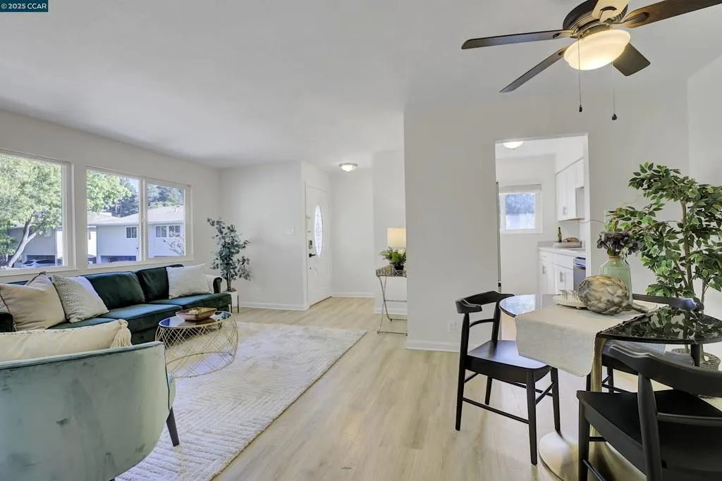 1356 Del Rio Cir D, Concord, California 94518 home-pic-7