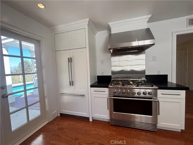 1086 S Rimwood Drive, Anaheim Hills, California 92807