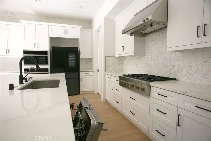 204 Sutters, Irvine, California 92602