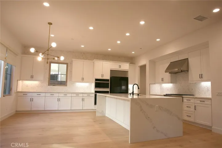 204 Sutters, Irvine, California 92602