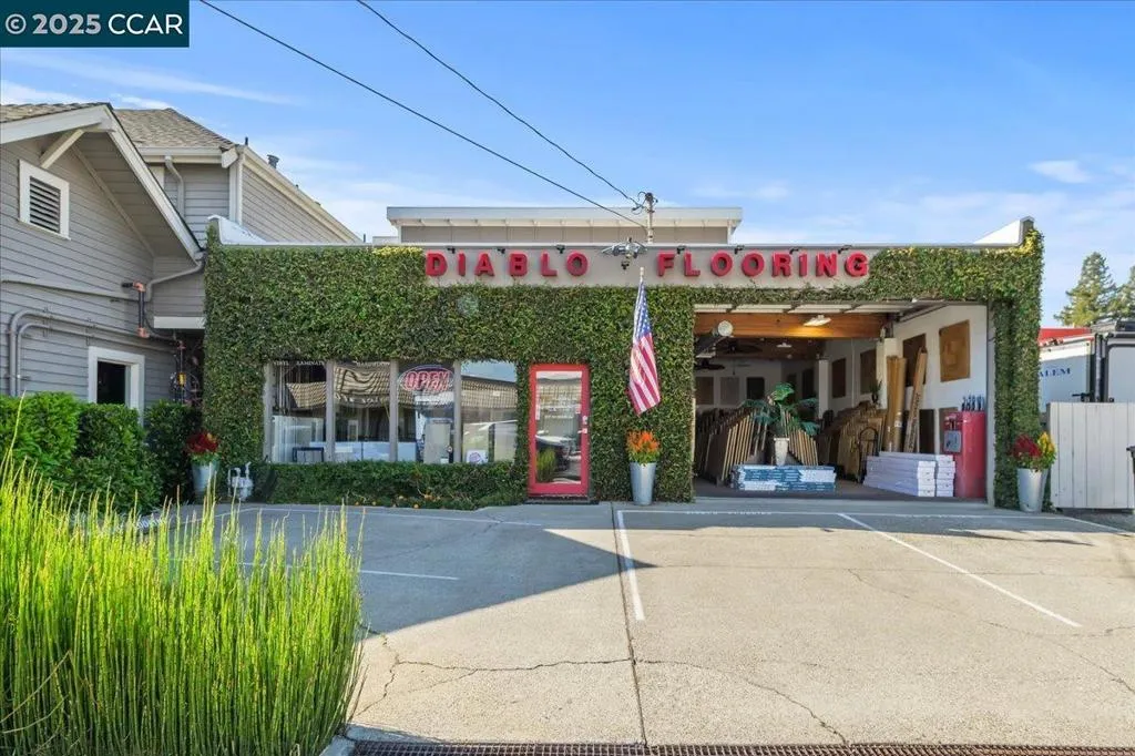 112 W Linda Mesa Ave