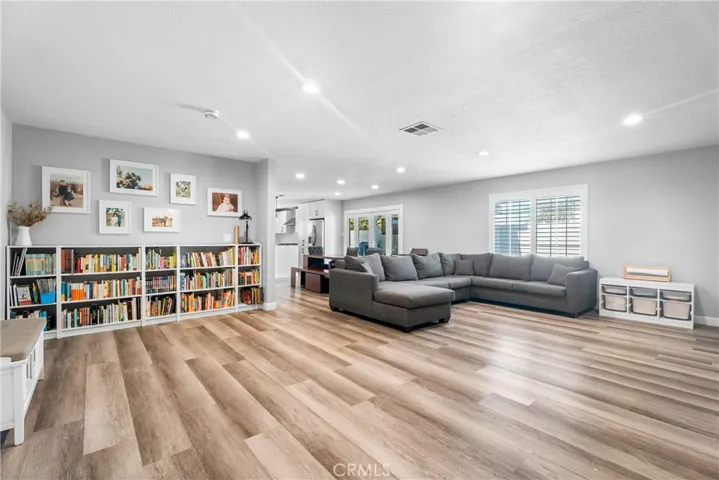 5502 Kanel Circle, Cypress, California 90630